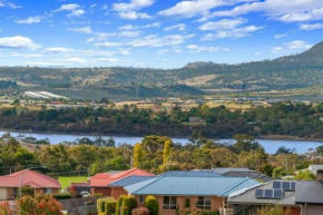 Sunshine Apartment, Austins Ferry